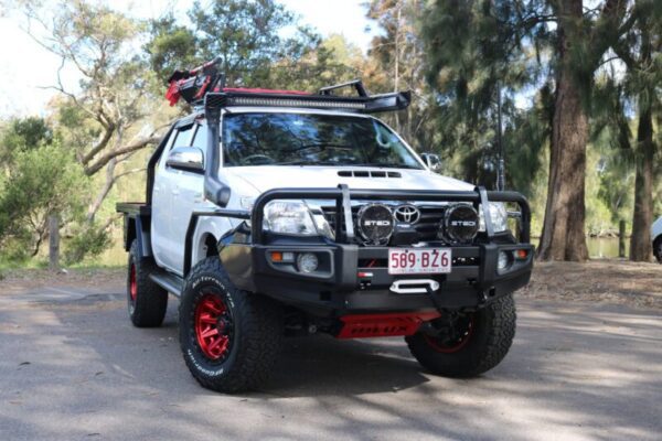 ROCKARMOR PREMIUM STEEL BULLBAR TO SUIT TOYOTA HILUX 2011-15 Bar Replacement (Eyebrows)